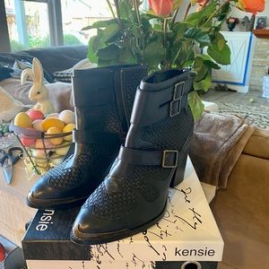 Super cute Kensie boots. Womens size 10 (black)